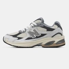 New Balance 2010 Beige Grey Black, 36