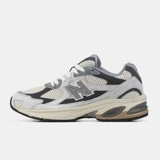 New Balance 2010 Beige Grey Black, 36