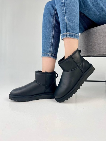 Зимові чоботи UGG Classic Mini Black v2, 36