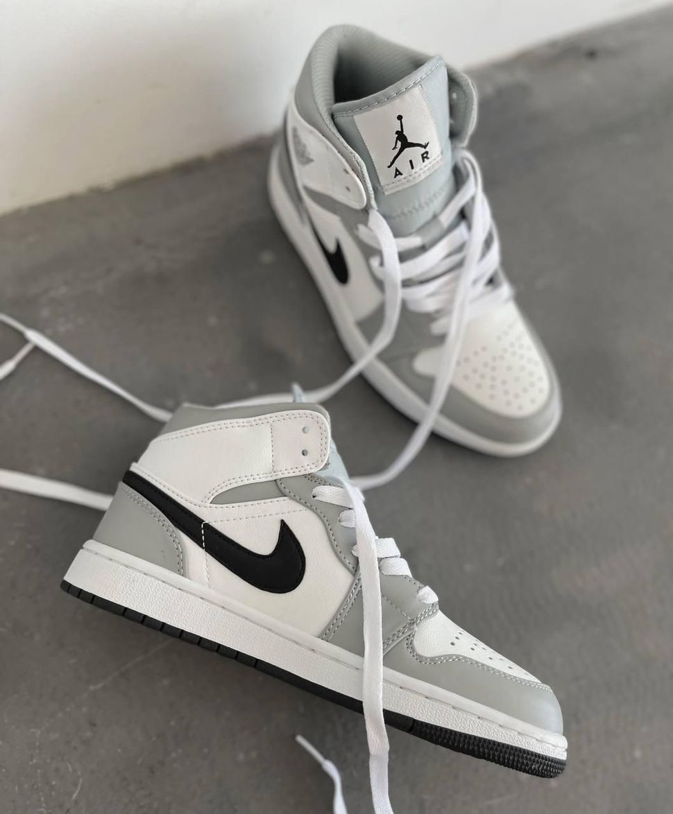 Баскетбольні кросівки Nike Air Jordan 1 Retro High Grey Black 2071 фото