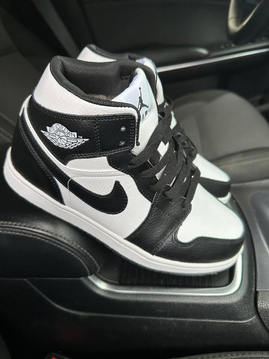 Зимові баскетбольні кросівки Nike Air Jordan Black White. v2 9764 фото
