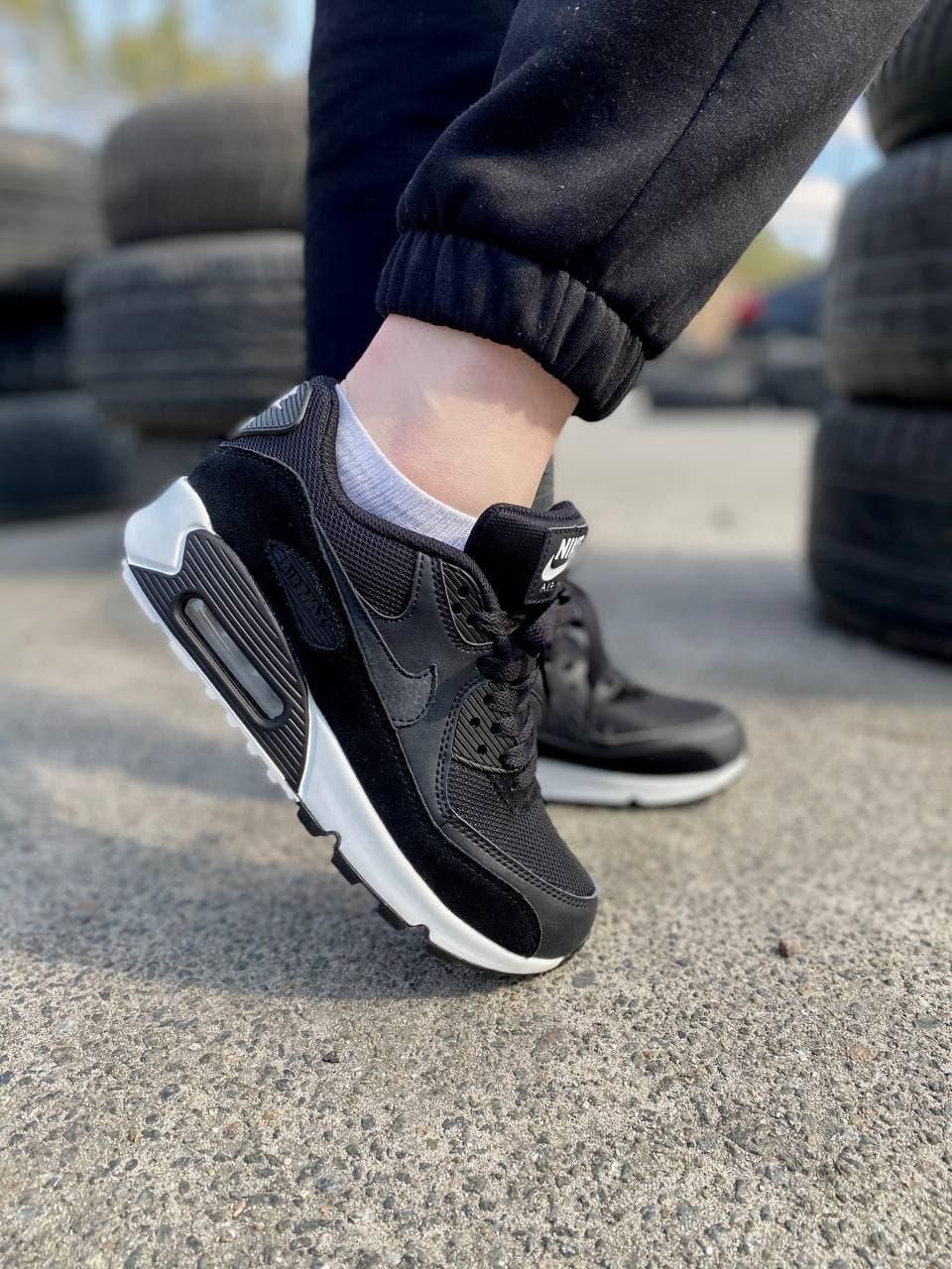 nike air max 90 white and black