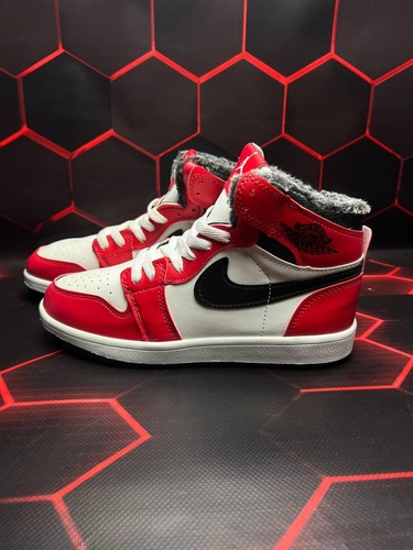 Зимові баскетбольні кросівки Nike Jordan 1 Retro Red White Black 5991 фото