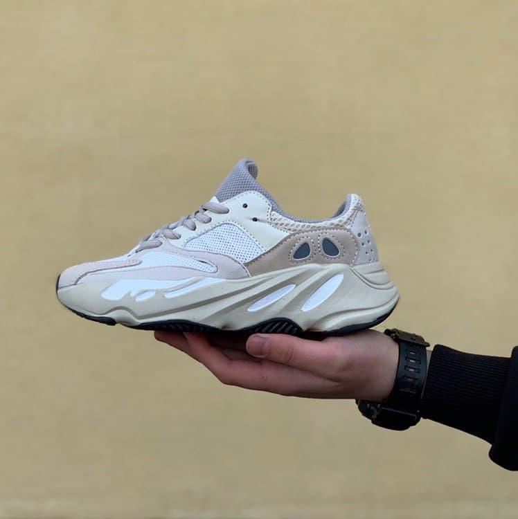 Кроссовки Adidas Yeezy Boost 700 V2 Beige 6193 фото