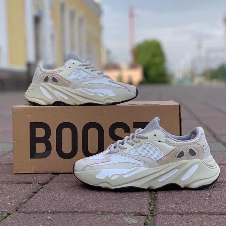 Кроссовки Adidas Yeezy Boost 700 V2 Beige 6193 фото