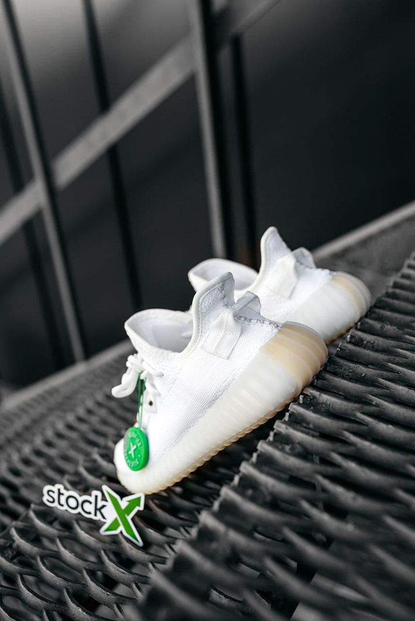 Adidas Yeezy Boost 350 V2 Triple White Crema 3024 фото