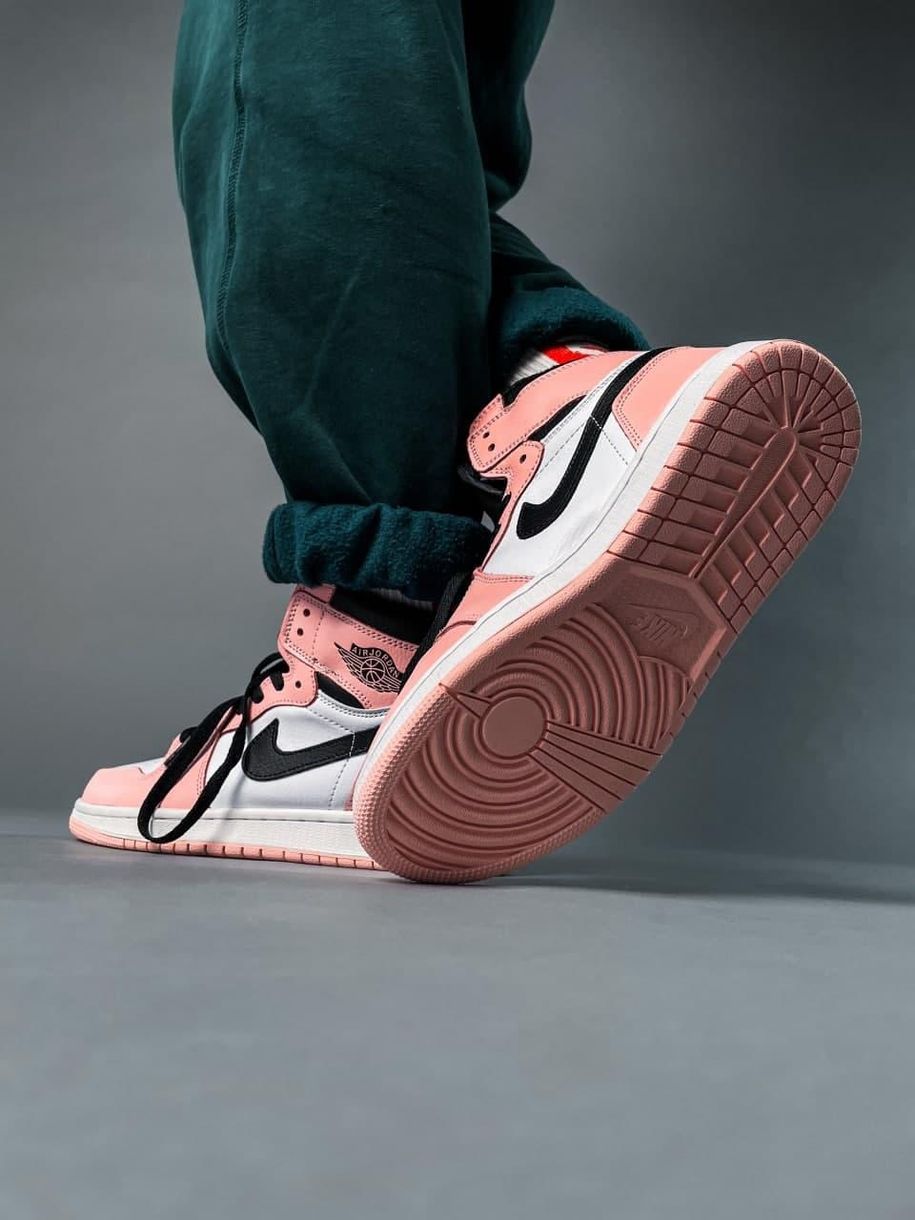 Nike Air Jordan 1 Retro High Pink «Black Logo» 1 5758 фото
