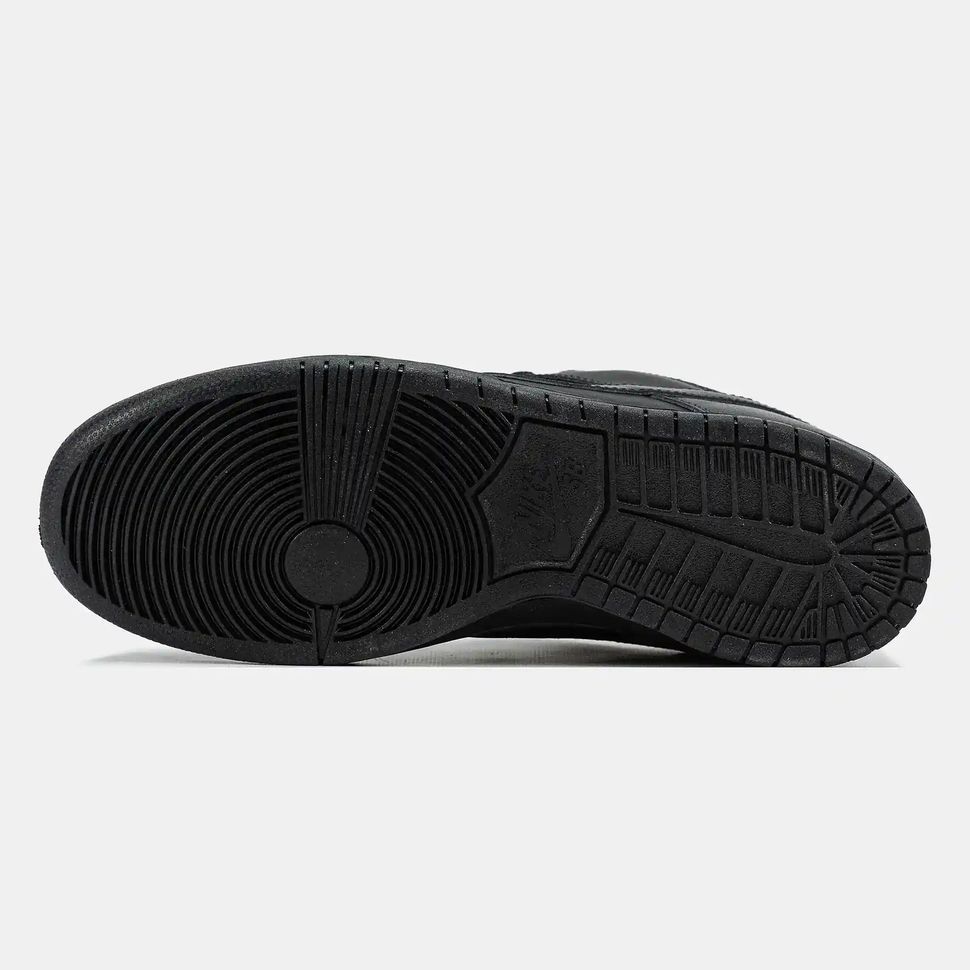 Nike SB Dunk Low Triple Black Leather