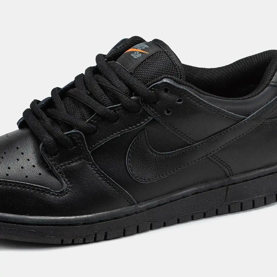 Nike SB Dunk Low Triple Black Leather