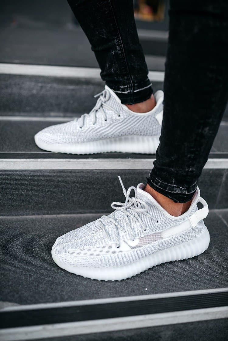 Кросівки Adidas Yeezy Boost 350 V2 Static Full Reflective 3027 фото