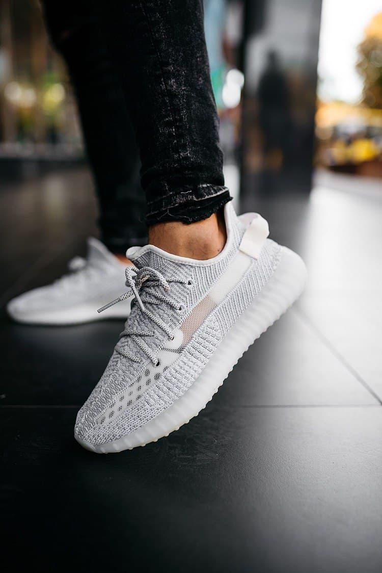 Кросівки Adidas Yeezy Boost 350 V2 Static Full Reflective 3027 фото