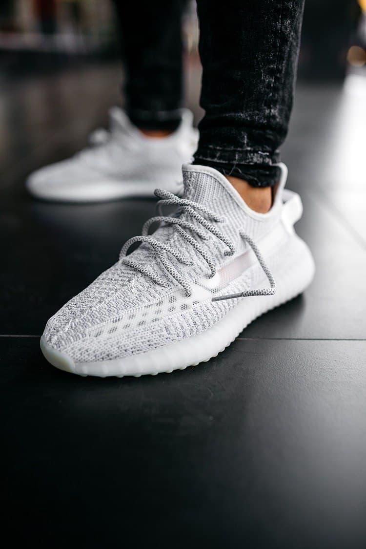 Кросівки Adidas Yeezy Boost 350 V2 Static Full Reflective 3027 фото