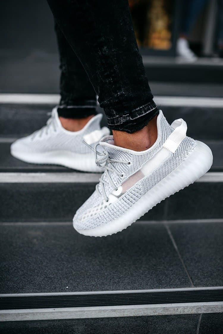 Кросівки Adidas Yeezy Boost 350 V2 Static Full Reflective 3027 фото