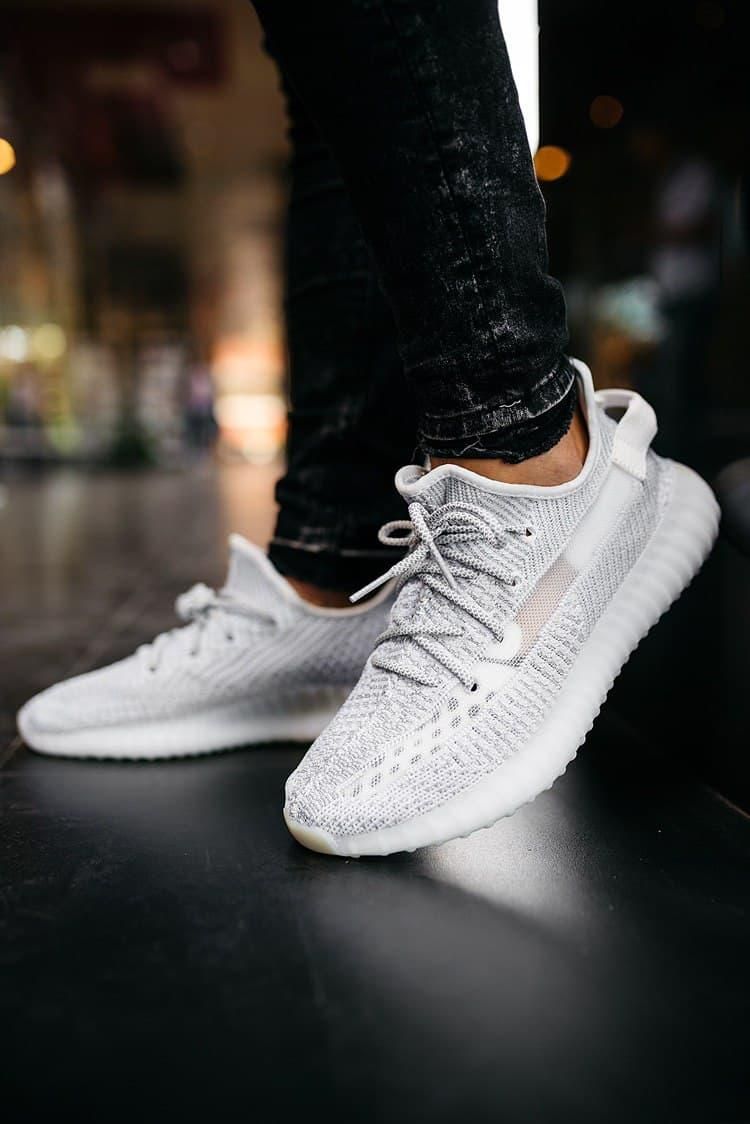 Кросівки Adidas Yeezy Boost 350 V2 Static Full Reflective 3027 фото