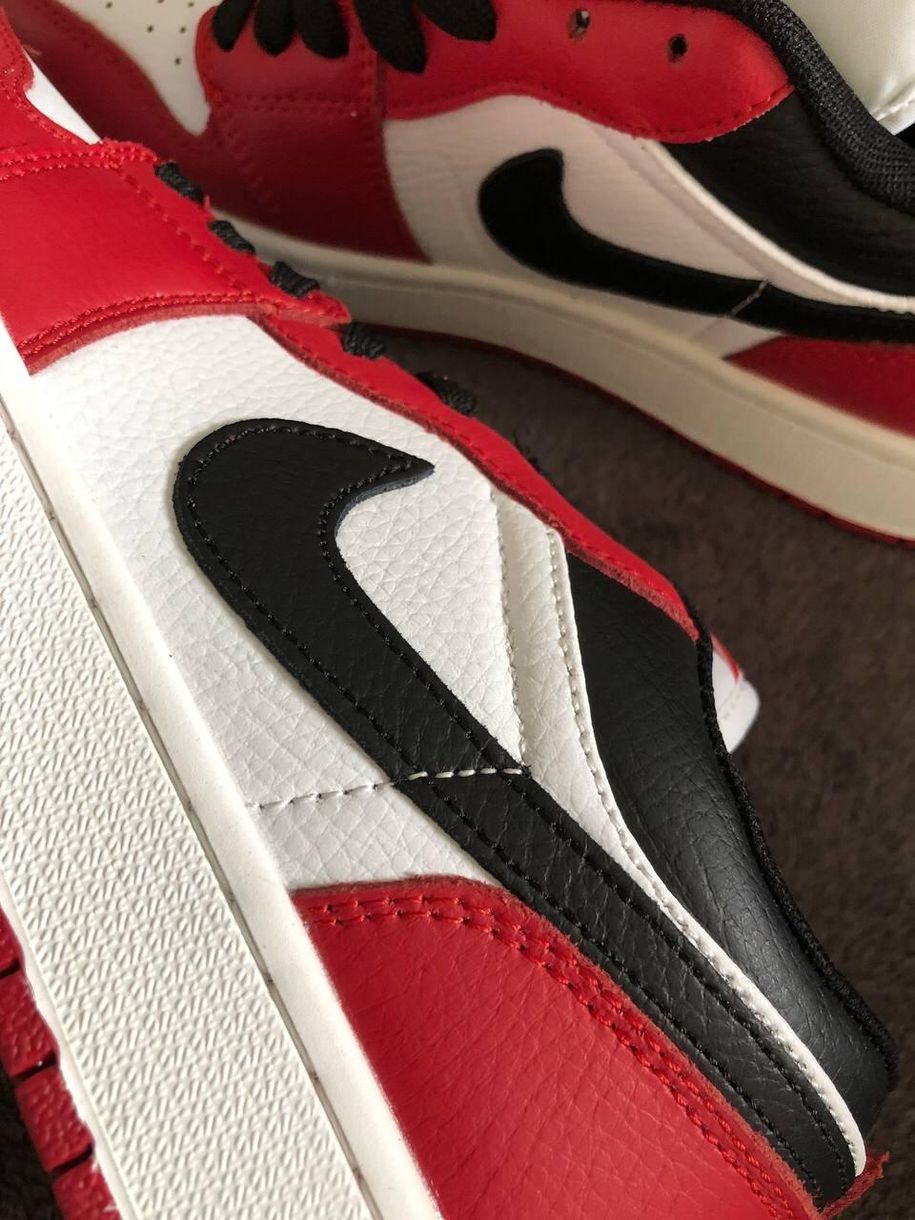 Баскетбольні кросівки Nike Air Jordan Retro 1 Low White Red Logo 1636 фото