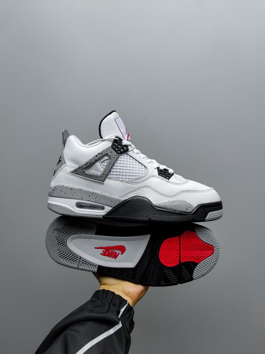 Зимові баскетбольні кросівки Nike Air Jordan 4 Triple White Black Fur 10238 фото