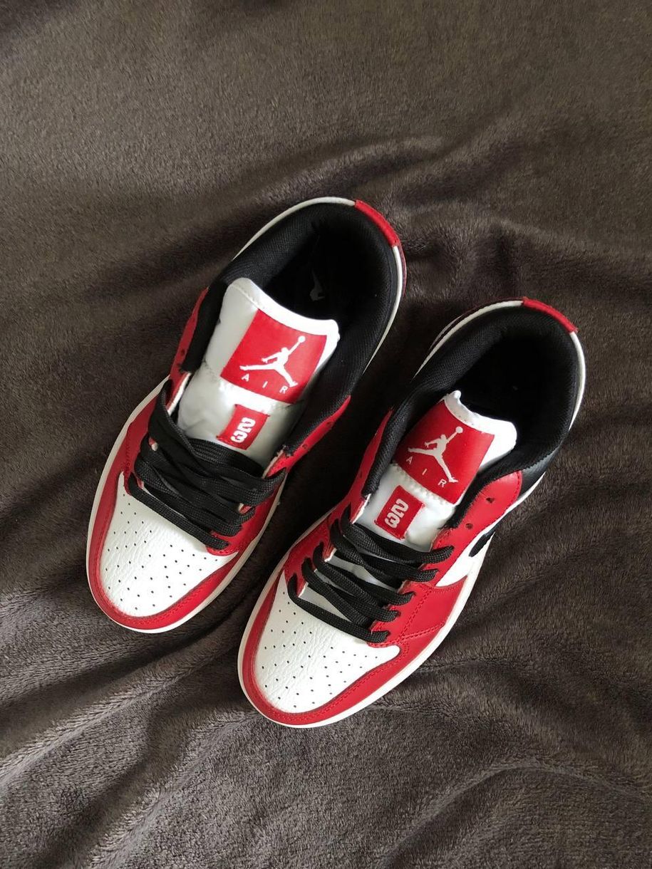 Баскетбольні кросівки Nike Air Jordan Retro 1 Low White Red Logo 1636 фото