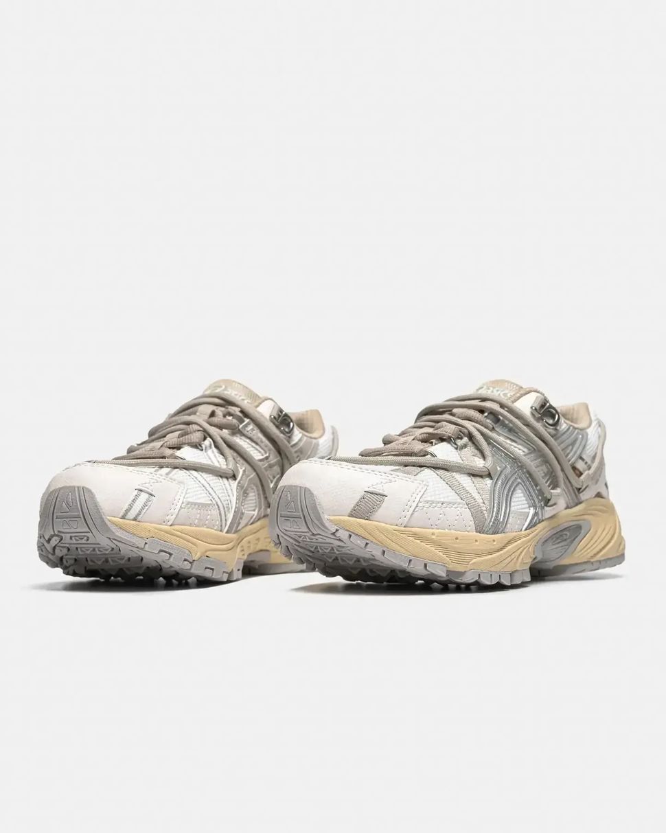 ASICS Gel-Kahana TR V2 White Beige