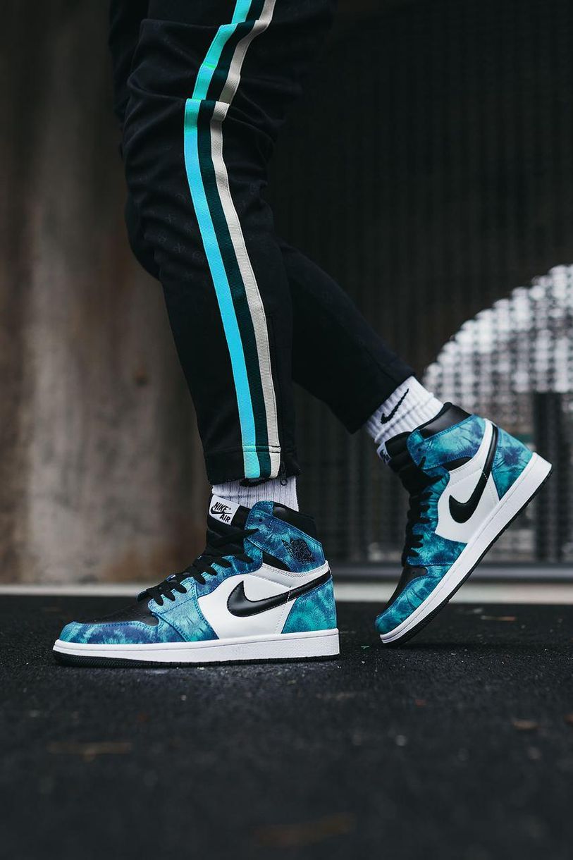 Баскетбольні кросівки Nike Air Jordan 1 Retro High Tie-Dye 2033 фото