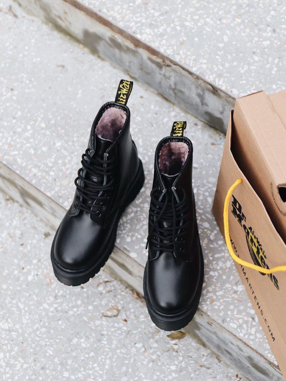 Зимові Черевики Dr. Martens JADON Black No Logo 4294 фото