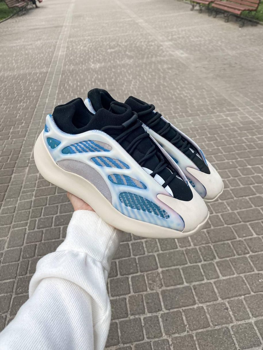 Кросівки Adidas Yeezy Boost 700 V3 Kyanite 3180 фото