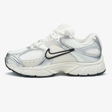 Nike V5 RNR White Metallic Silver, 36