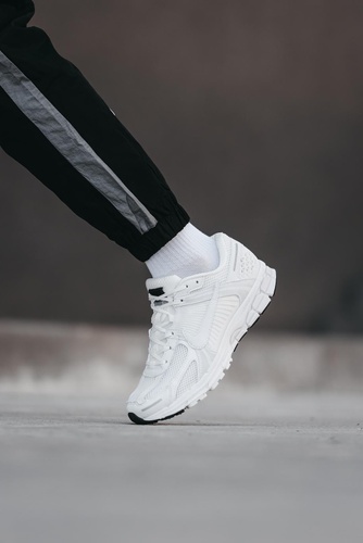 Кросівки Nike Zoom Vomero 5 White 1766 фото