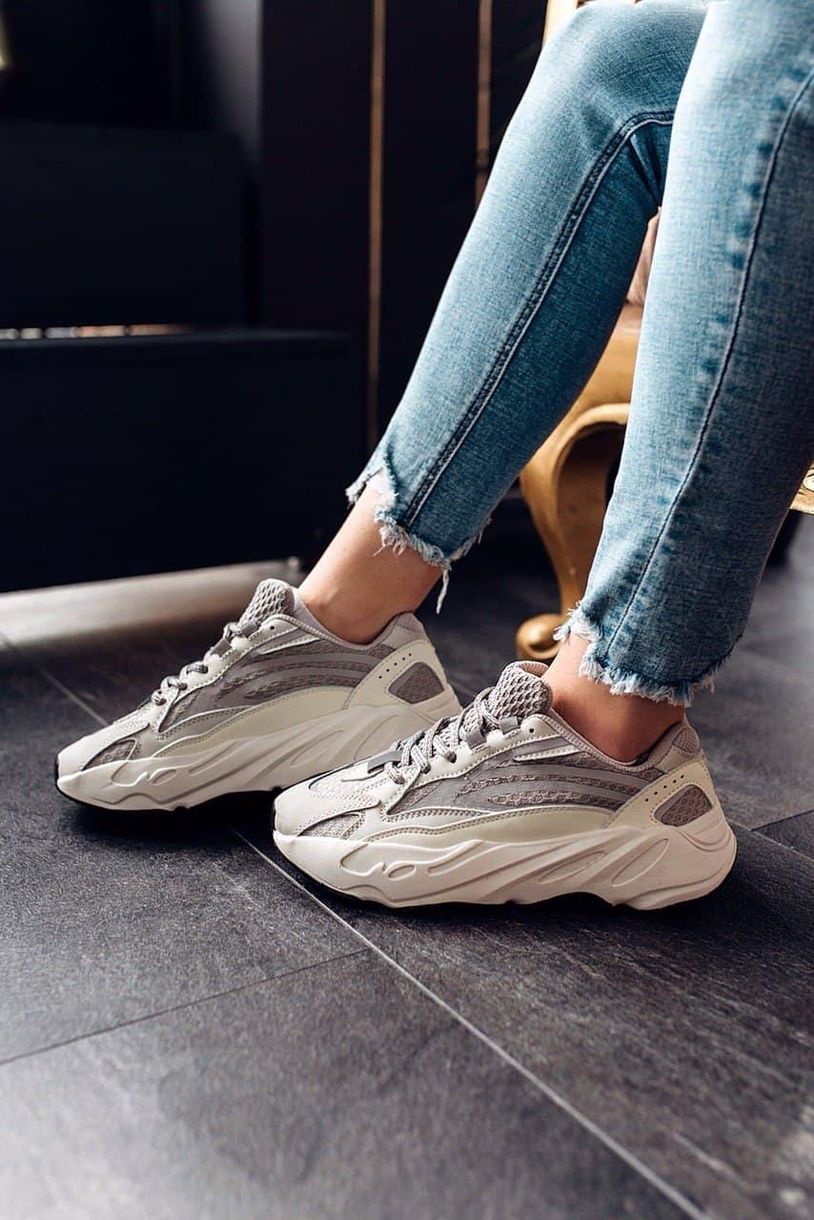 Кроссовки Adidas Yeezy Boost 700 V2 Static 3162 фото