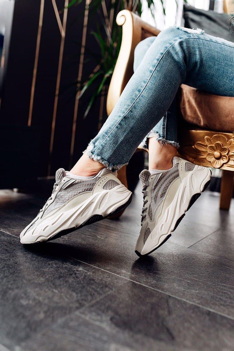 Кроссовки Adidas Yeezy Boost 700 V2 Static 3162 фото