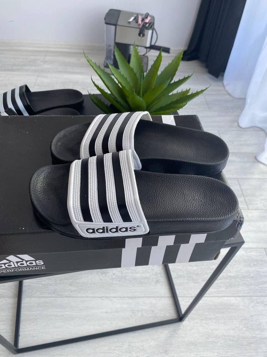 Шльопанці Adidas Black White 4 3340 фото