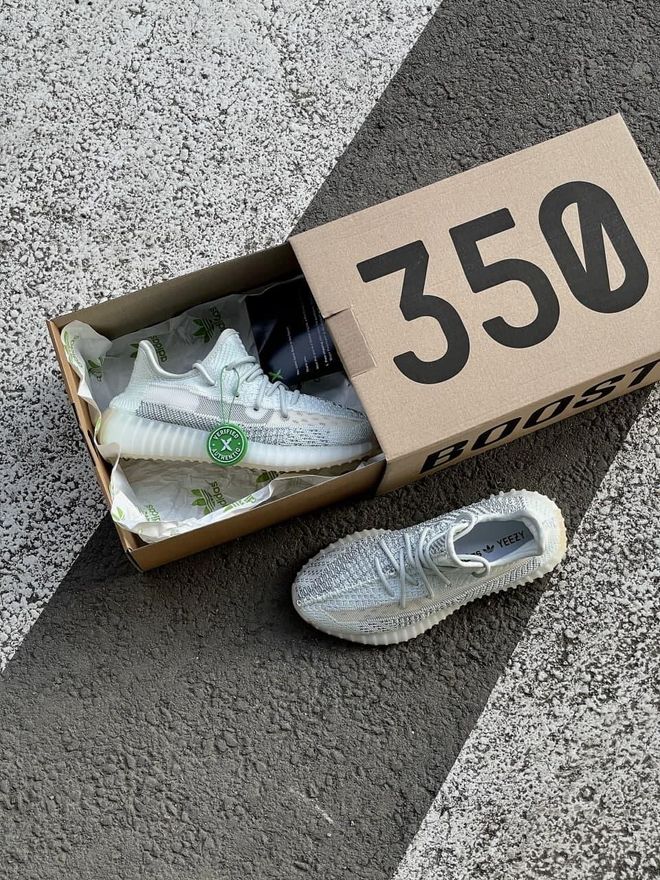 Yeezy boost 350 v2 hot sale mint