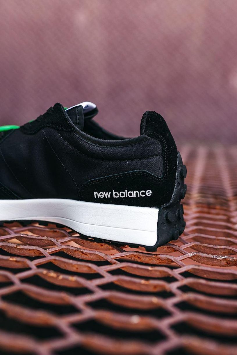 Кросівки New Balance 327 Black White 3550 фото