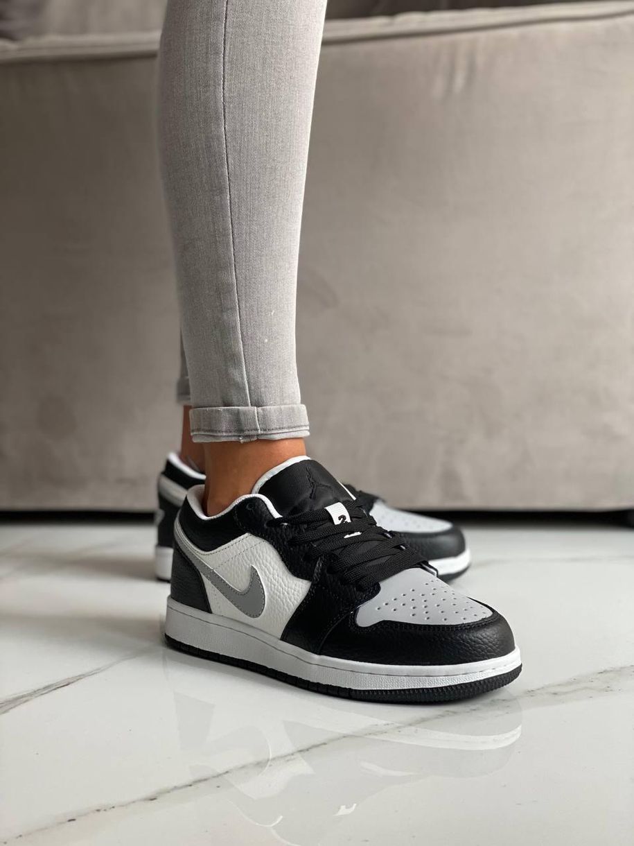Баскетбольні кросівки Nike Air Jordan Retro 1 Low Grey White Black 3 5954 фото