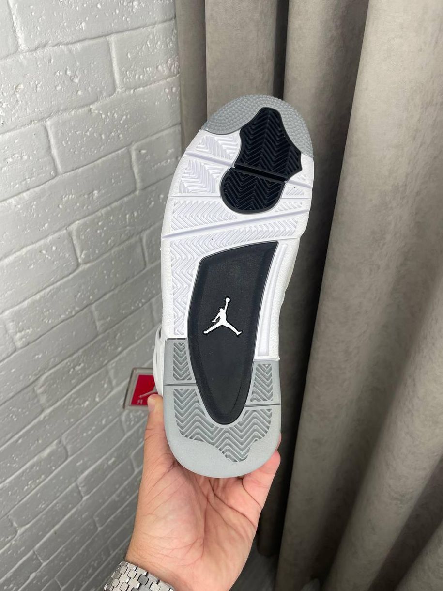 Зимние баскетбольные кроссовки Nike Air Jordan 4 White Beige Fur 9799 фото