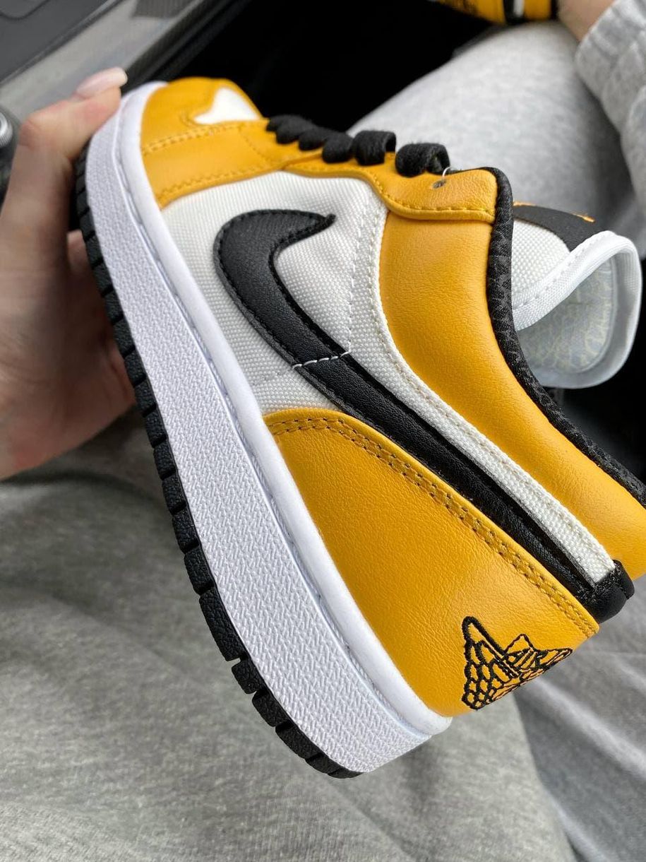 Баскетбольные кроссовки Nike Air Jordan Retro 1 Low Yellow White Black 2125 фото