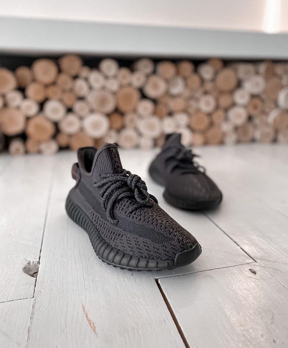 Adidas Yeezy Boost 350 V2 Black (хРефлективные шнурки) 3010 фото