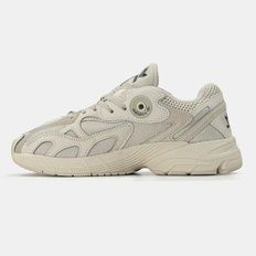 Adidas Astir Beige