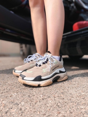 Кросівки Balenciaga Triple S V1 Beige Black White v2 9247 фото