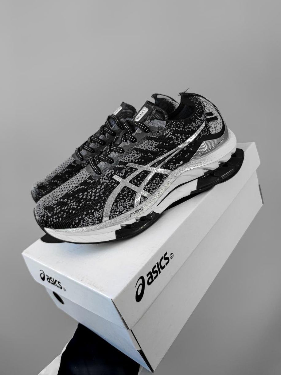 Кросівки чорні Asics Gel-Kinsei Blast Black, 40