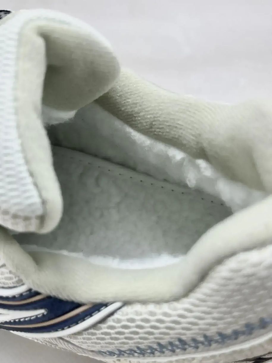 Asics Gel-Kahana 8 Winter White Navy Beige