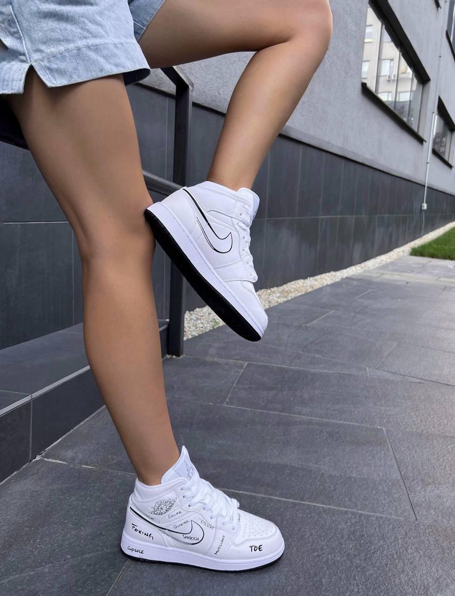 Баскетбольні кросівки Nike Air Jordan 1 Retro High Light Grey White 7390 фото