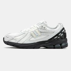 Comme des Gar&ccedil;ons Homme x New Balance 1906R White Black, 36