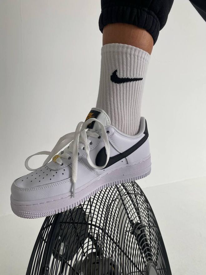 nike air force 1 white gold black