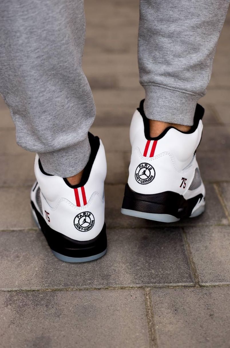 Баскетбольные кроссовки Nike Air Jordan Retro 5 Black White 9605 фото