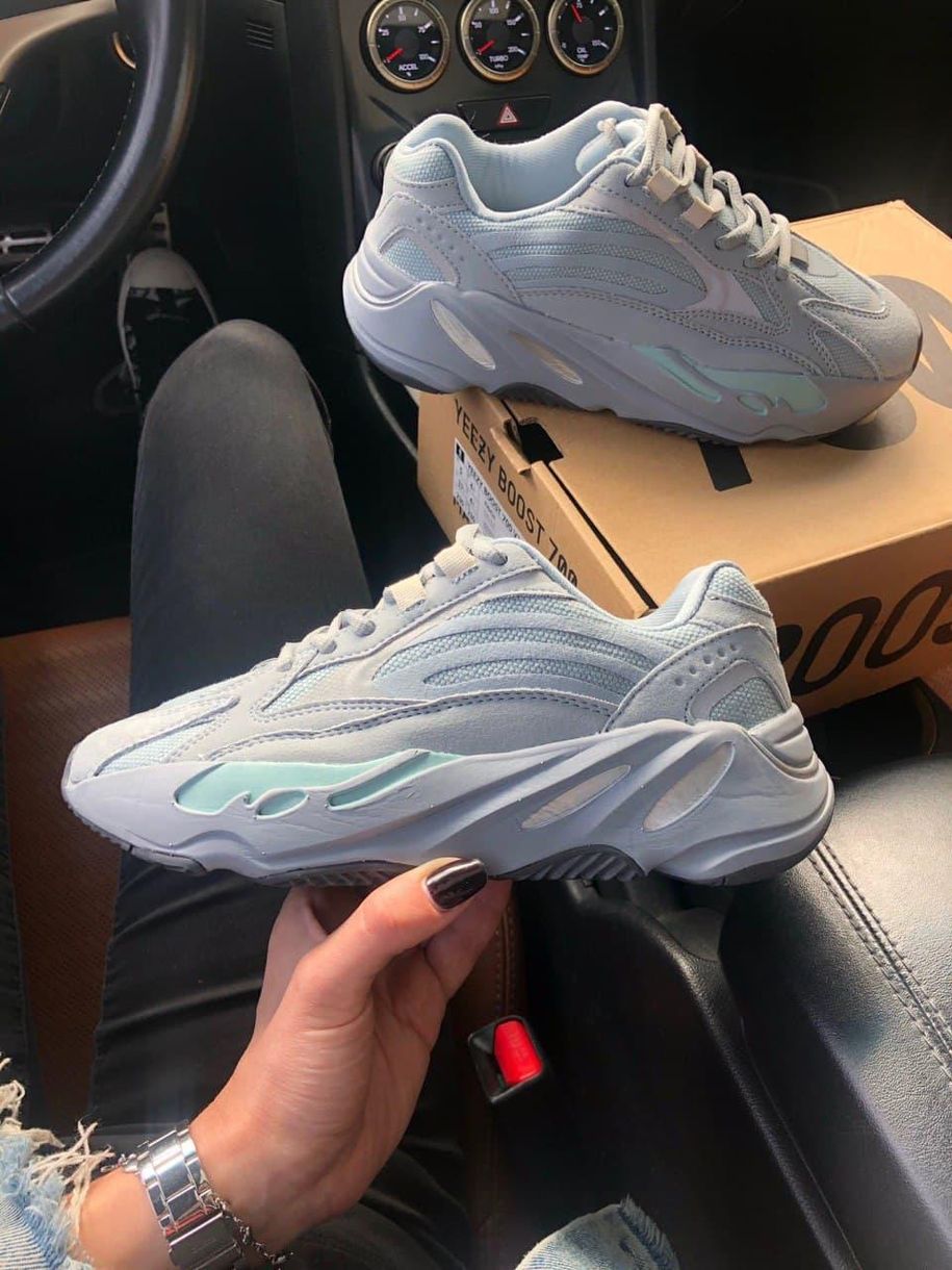 Кроссовки Adidas Yeezy Boost 700 V2 Hospital Blue 3168 фото