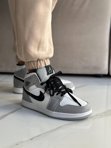 Зимние баскетбольные кроссовки Nike Air Jordan Retro 1 Grey (FUR) 9840 фото