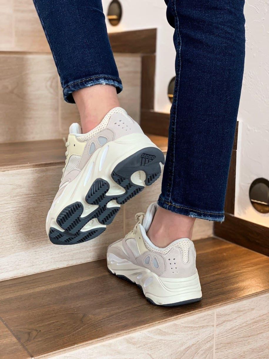 Кроссовки Adidas Yeezy Boost 700 V1 Analog 3152 фото