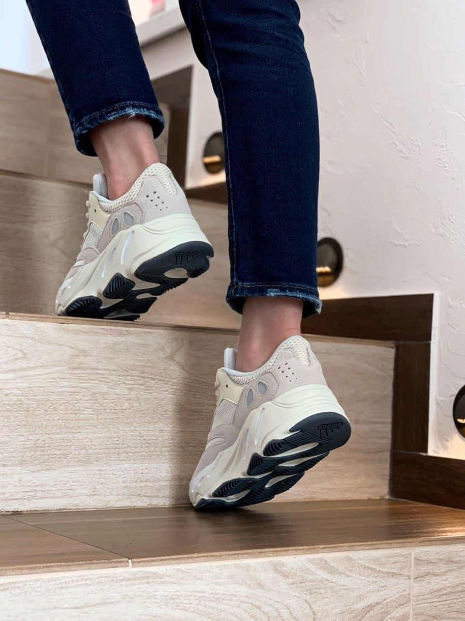 Кроссовки Adidas Yeezy Boost 700 V1 Analog 3152 фото