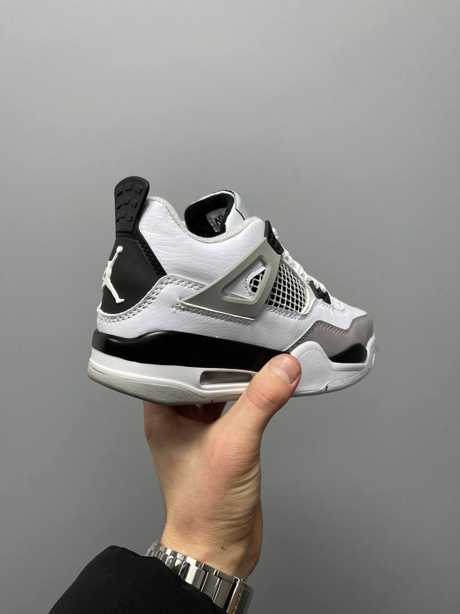 Баскетбольні кросівки Nike Air Jordan 4 Retro Military Black 900 фото