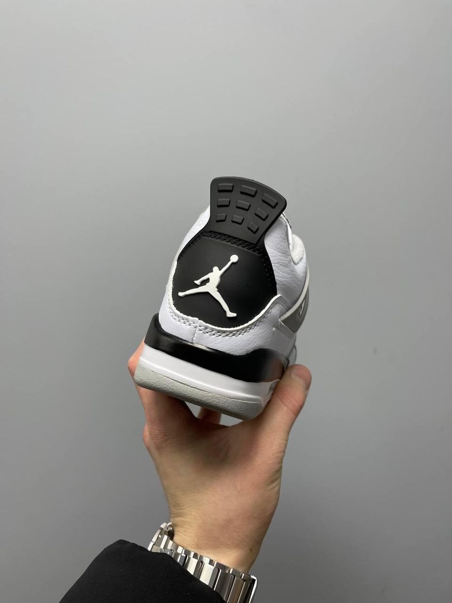 Баскетбольні кросівки Nike Air Jordan 4 Retro Military Black 900 фото